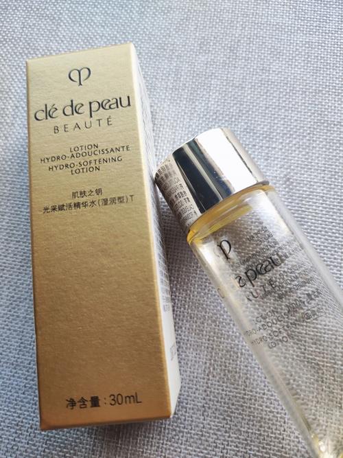 亚洲精品国产精华液有哪些?蕴含多种植物精粹,深层滋养肌肤,令肌肤焕发光彩