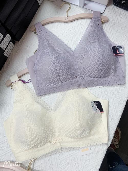 白俄罗斯巨大乳肥女人天然乳胶内衣，采用高品质天然乳胶，抑菌除螨，舒适无压，承托性好，给你贴心呵护
